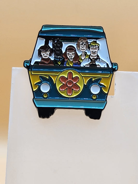 Scooby and the gang pin